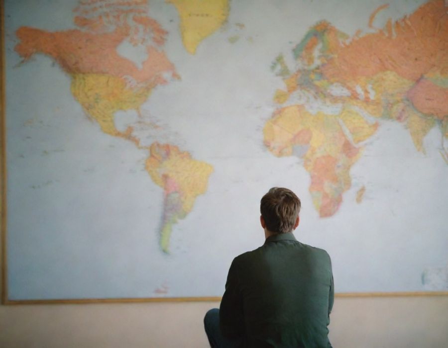 How Memories and Experiences Distort Our Reality